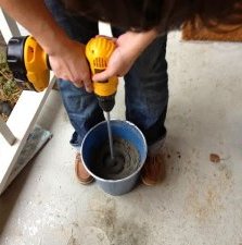 mixing tile mortar